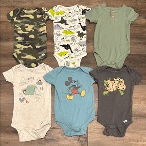 Size 12 Months Infant Baby Boy Assorted One Piece Short Sleeve Onesie Bundle
